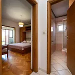 In Starigrad-paklenica 43533 Стариград-Пакленица