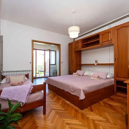 Apartament In Starigrad-paklenica 43533 Starigrad Paklenica