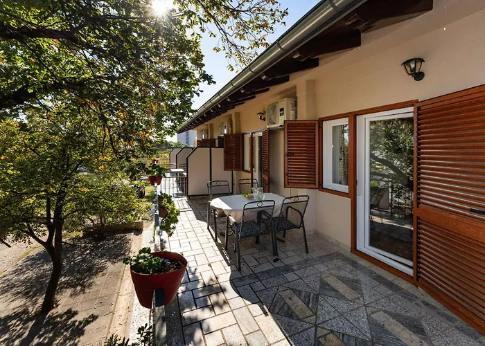 In Starigrad-paklenica 43533 Стариград-Пакленица