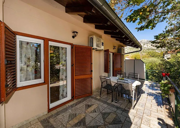 In Starigrad-paklenica 43533 *